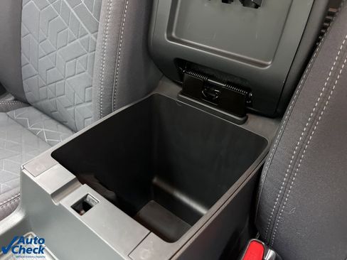 Used 2025 Nissan Frontier SV image 26