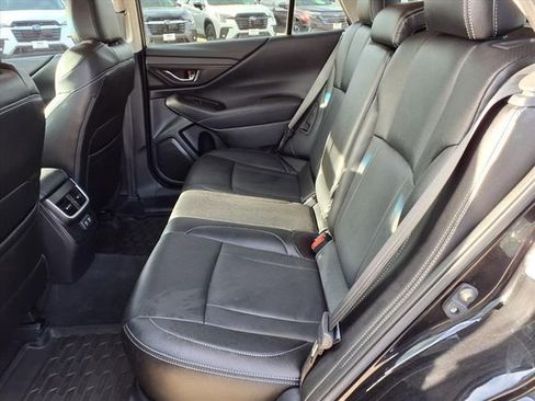 Used 2022 Subaru Outback Premium image 8