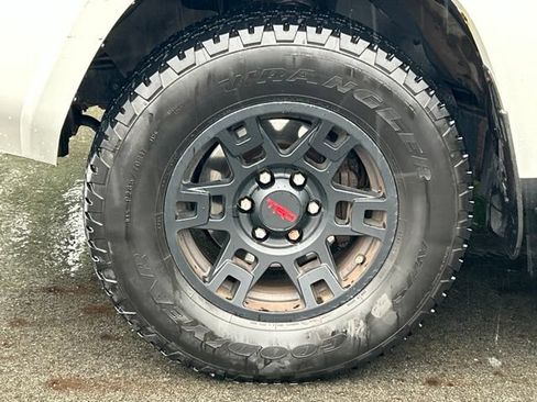 Used 2019 Toyota 4Runner SR5 Premium AWD/4WD image 9