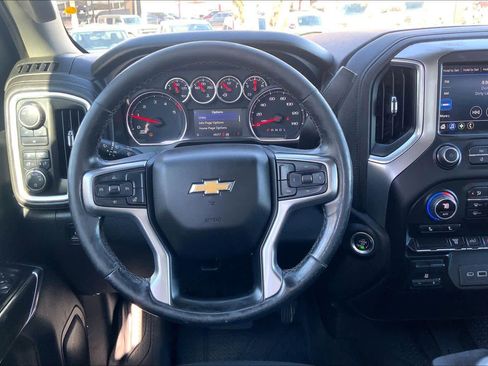 Used 2022 Chevrolet Silverado 2500 LT w/ Convenience Package image 5