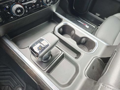 Used 2023 Chevrolet Silverado 1500 LTZ AWD/4WD image 34