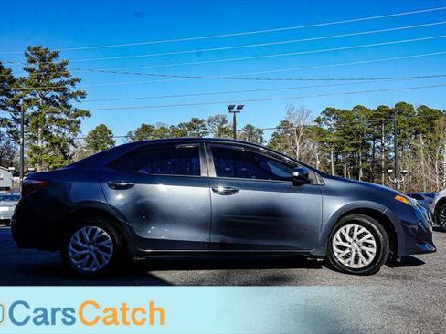 Used 2018 Toyota Corolla LE image 2