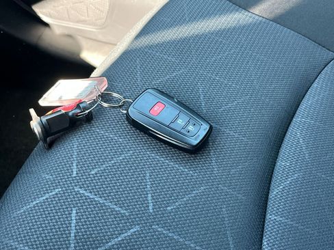 Used 2025 Toyota RAV4 XLE image 22