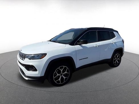 Used 2025 Jeep Compass Limited AWD/4WD image 6