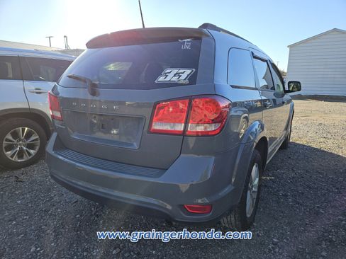 Used 2019 Dodge Journey SE image 7