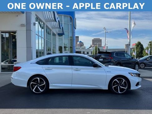 Used 2022 Honda Accord Sport image 2