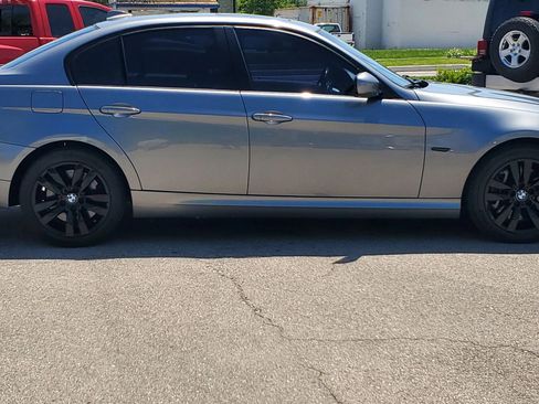 Used 2011 BMW 335i xDrive Sedan image 2