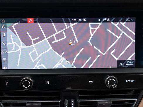 Used 2023 Porsche Macan AWD/4WD image 18