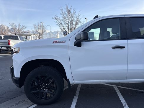Used 2022 Chevrolet Silverado 1500 LT Trail Boss w/ Convenience Package II image 9