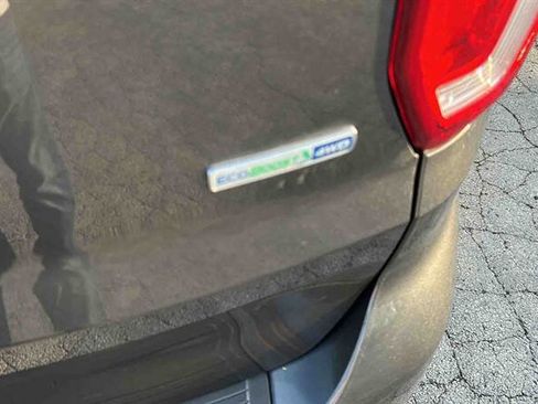 Used 2018 Ford Explorer XLT image 9