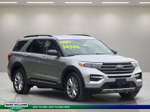 Used 2023 Ford Explorer XLT w/ Equipment Group 202A AWD/4WD image 1