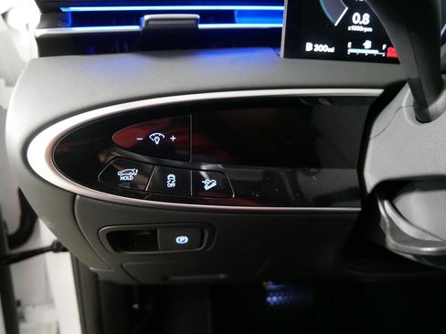 Certified 2026 Genesis GV70 2.5T AWD/4WD image 26