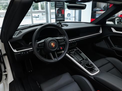 Used 2026 Porsche 911 Targa 4 GTS AWD/4WD image 9
