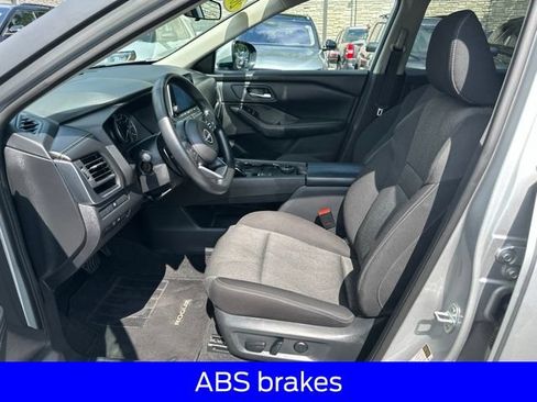 Used 2024 Nissan Rogue SV AWD/4WD image 14