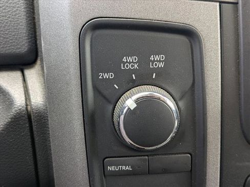 Used 2017 RAM 2500 Tradesman w/ Chrome Appearance Group AWD/4WD image 6