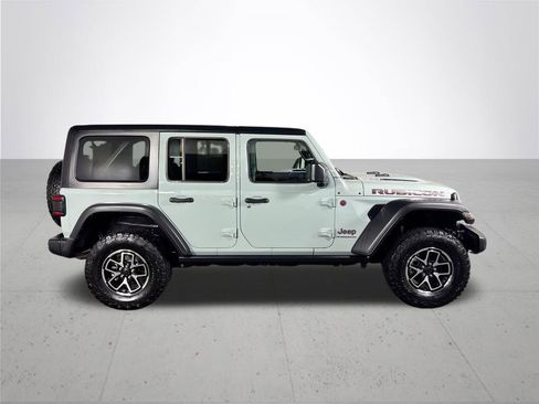 Used 2024 Jeep Wrangler Unlimited Rubicon w/ Convenience Group AWD/4WD image 5