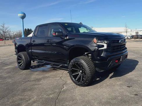 Used 2024 Chevrolet Silverado 1500 RST w/ Redline Edition AWD/4WD image 6