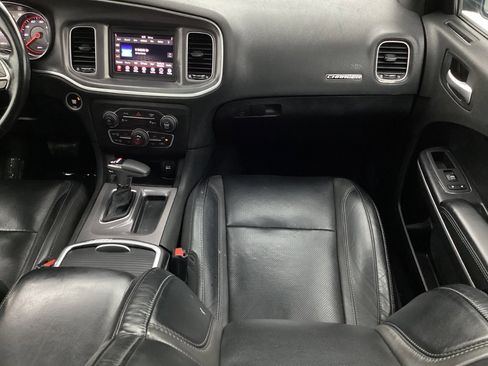 Used 2019 Dodge Charger SXT w/ Leather Interior Group image 29