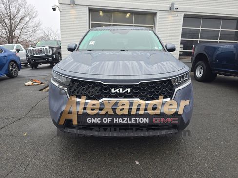 Used 2023 Kia Sorento LX image 8