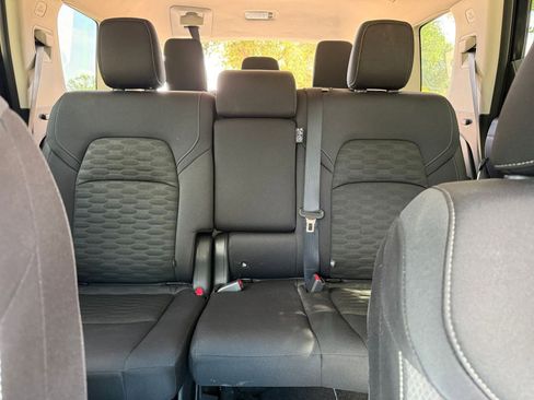 Used 2025 Nissan Pathfinder SV FWD image 40