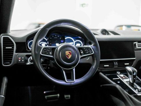 Used 2022 Porsche Cayenne GTS AWD/4WD image 63
