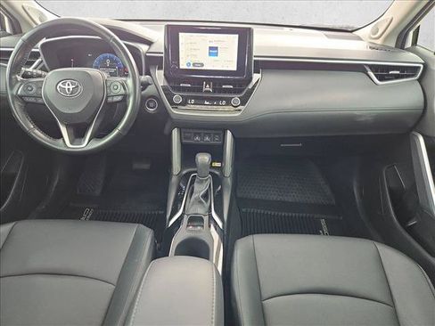 Used 2023 Toyota Corolla Cross XLE w/ Convenience Package FWD image 16