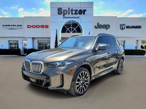 Used 2024 BMW X5 sDrive40i w/ M Sport Package RWD image 4