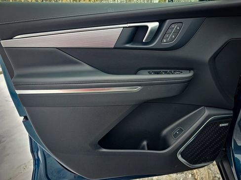 Certified 2026 Buick Enclave Preferred w/ Power Package image 7