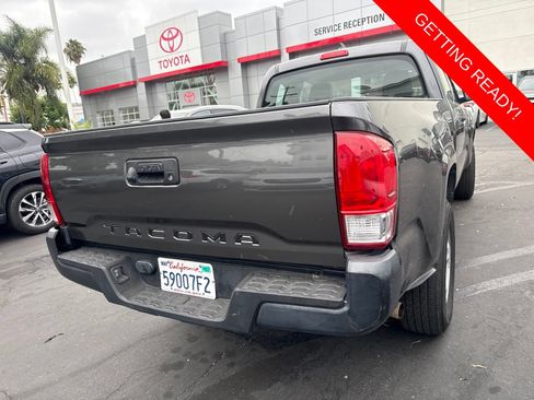Used 2017 Toyota Tacoma SR RWD image 5