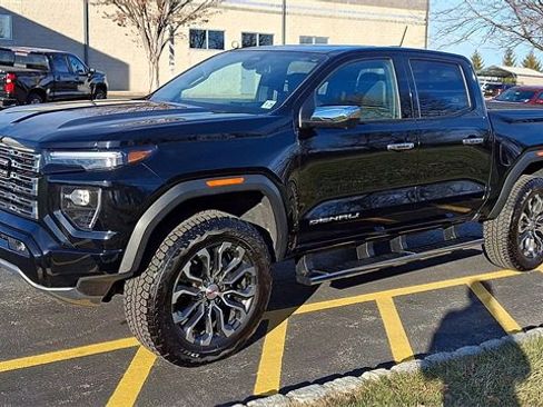 Certified 2024 GMC Canyon Denali image 4