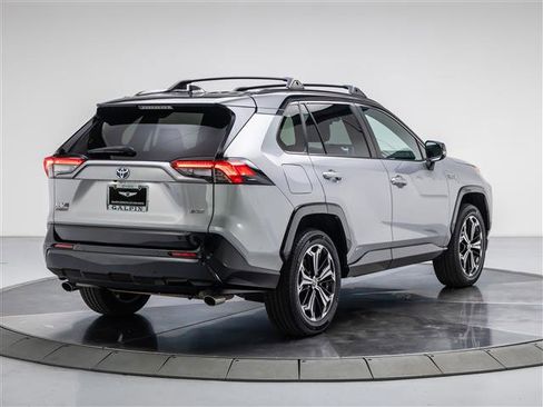 Used 2021 Toyota RAV4 XSE w/ Premium Package image 5
