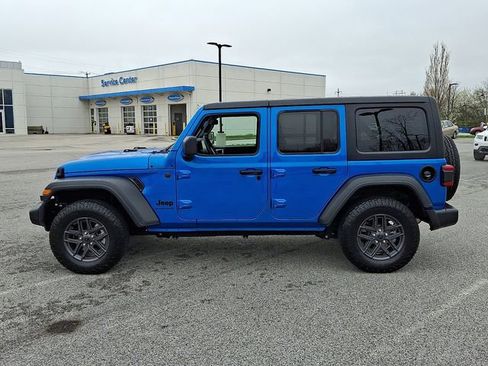Used 2025 Jeep Wrangler Unlimited Sport AWD/4WD image 7