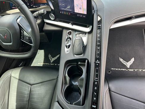 Used 2021 Chevrolet Corvette Stingray Preferred Conv w/ Z51 Performance Package RWD image 13