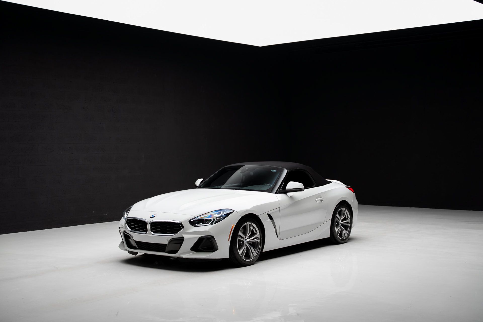 Used 2024 BMW Z4 sDrive30i w/ Driving Assistance Package RWD image 4