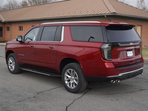 New 2026 Chevrolet Suburban Premier image 6