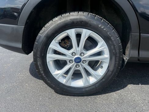Used 2018 Ford Escape SE w/ SE Sync 3 Package FWD image 47