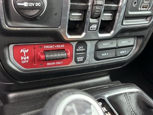 Used 2025 Jeep Wrangler Unlimited Rubicon 4xe w/ Convenience Group image 7