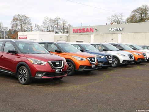 Used 2025 Nissan Rogue SV AWD/4WD image 13