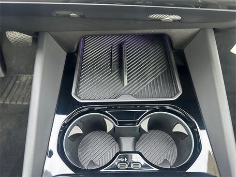 Certified 2025 BMW 530i xDrive w/ Premium Package image 18