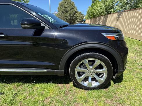 Used 2020 Ford Explorer Platinum w/ Premium Technology Package AWD/4WD image 37