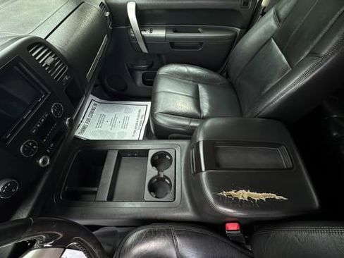 Used 2014 GMC Sierra 2500 SLE w/ SLE Preferred Package AWD/4WD image 17