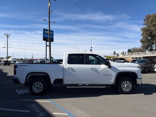 Used 2025 Chevrolet Silverado 2500 LT w/ Convenience Package AWD/4WD image 5