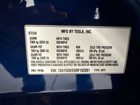 Used 2024 Tesla Model Y Long Range AWD/4WD image 28