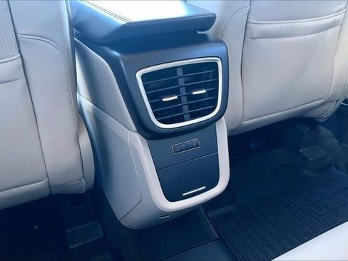 Used 2019 Lincoln Nautilus Reserve image 10