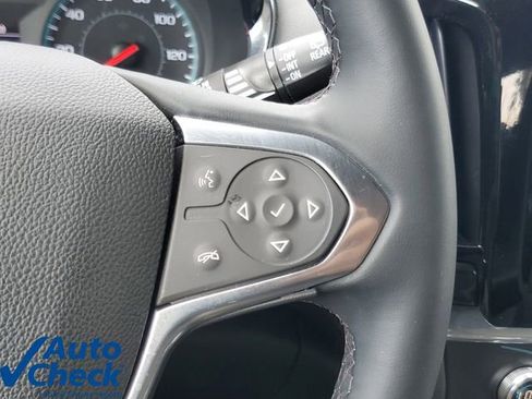 Used 2023 Chevrolet Traverse LT FWD image 23