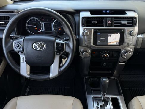 Used 2017 Toyota 4Runner SR5 Premium RWD image 12