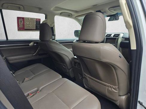 Used 2021 Lexus GX 460 w/ Accessory Package AWD/4WD image 21