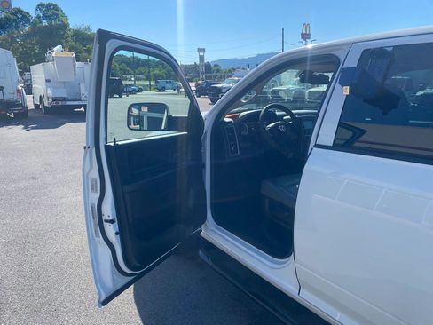 Used 2016 RAM 1500 Tradesman w/ Popular Equipment Group AWD/4WD image 8