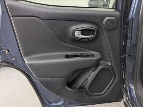 Used 2023 Jeep Renegade Latitude w/ Sun/Sound Group image 16