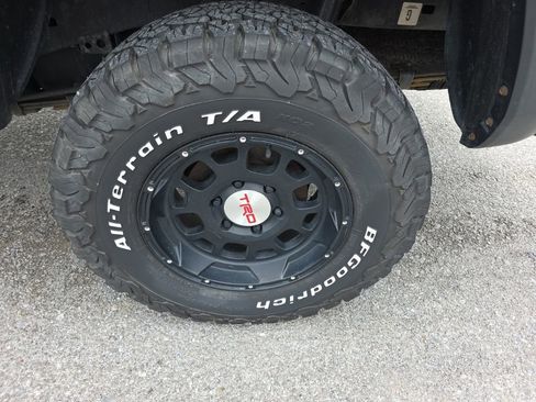 Used 2019 Toyota Tacoma TRD Off-Road AWD/4WD image 15